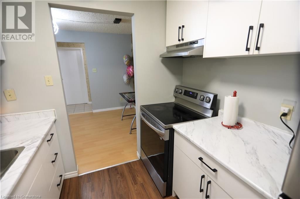 64 - 1096 JALNA BOULEVARD Image 13