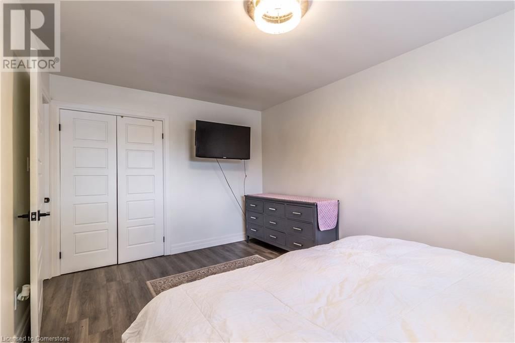 44 OAKHURST CRESCENT Image 20