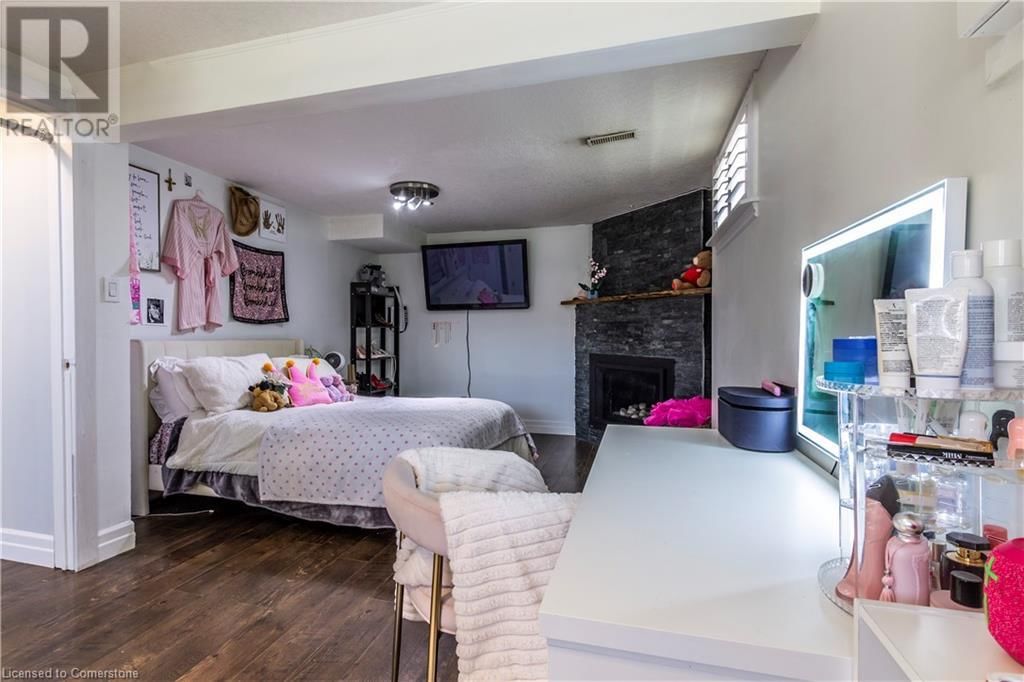44 OAKHURST CRESCENT Image 21