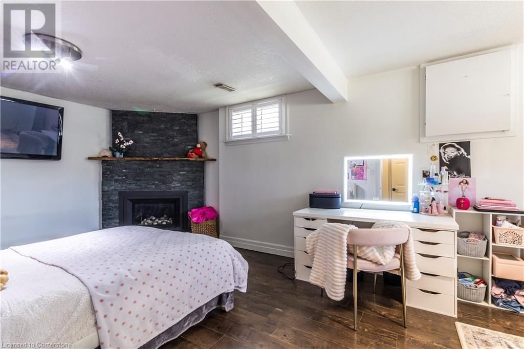 44 OAKHURST CRESCENT Image 22