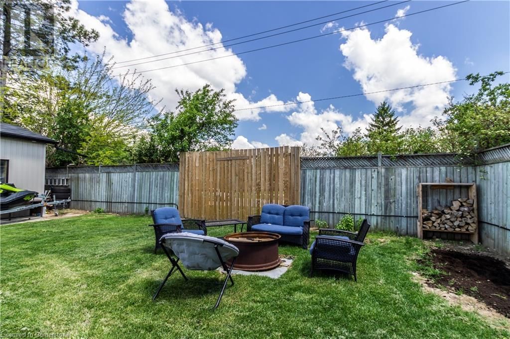 44 OAKHURST CRESCENT Image 32