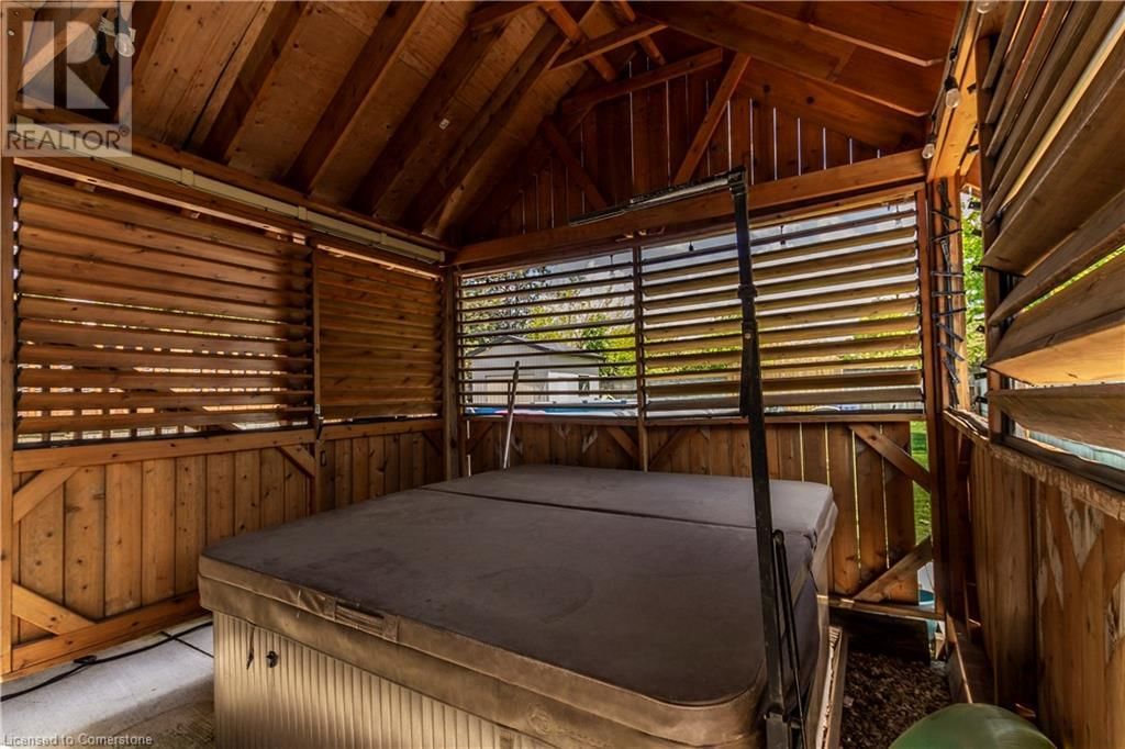 44 OAKHURST CRESCENT Image 39