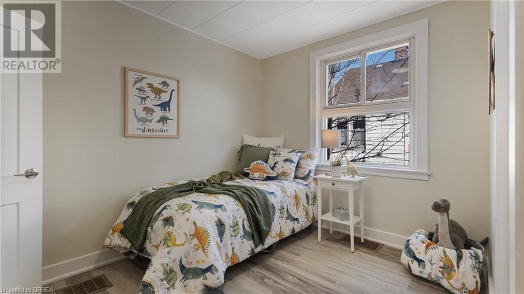 248 SYDENHAM STREET Image 16