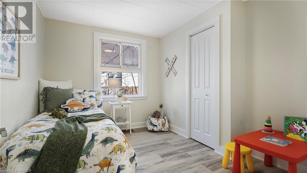 248 SYDENHAM STREET Image 17