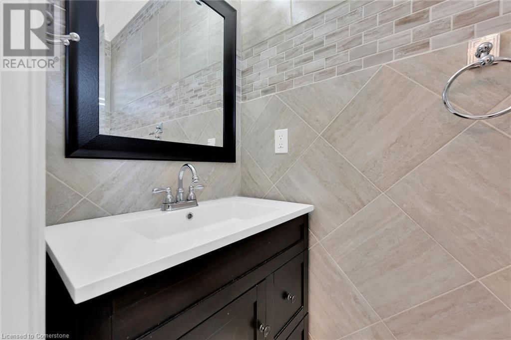 1445 LAURIER AVENUE Image 18