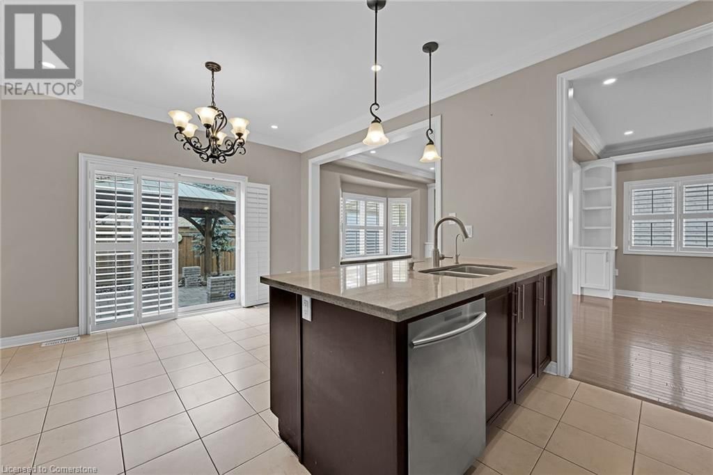 1445 LAURIER AVENUE Image 8
