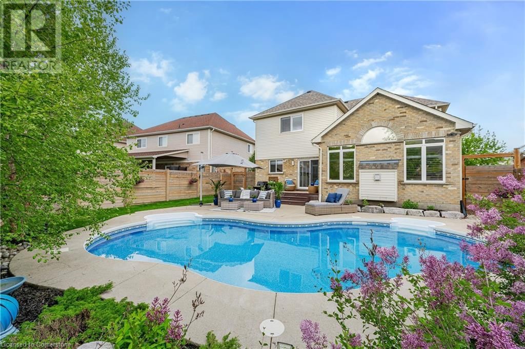 242 WATERBEND CRESCENT Image 39