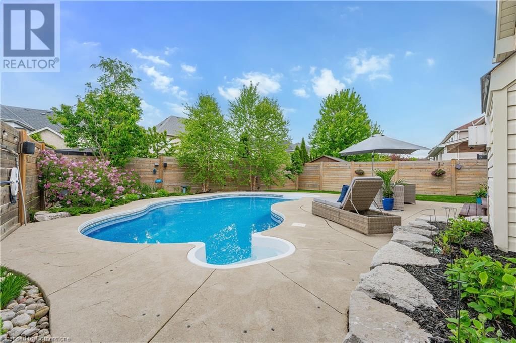 242 WATERBEND CRESCENT Image 45