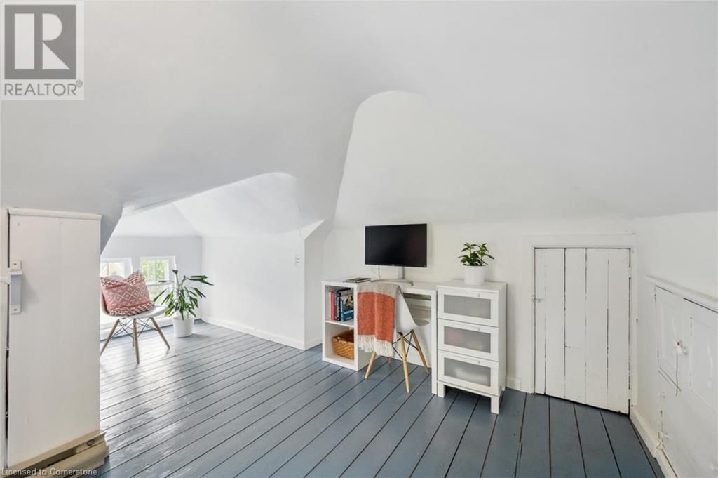 162 MOORE STREET SOUTH Image 27