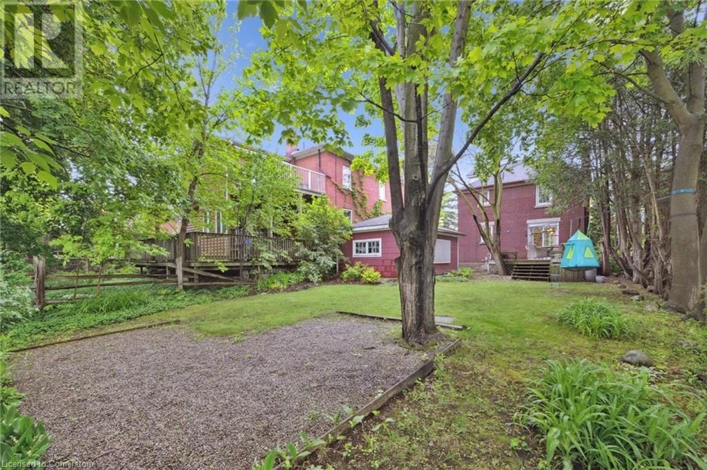 162 MOORE STREET SOUTH Image 39