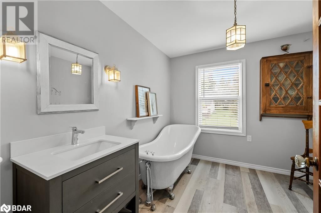 70 COWANS CRESCENT Image 23