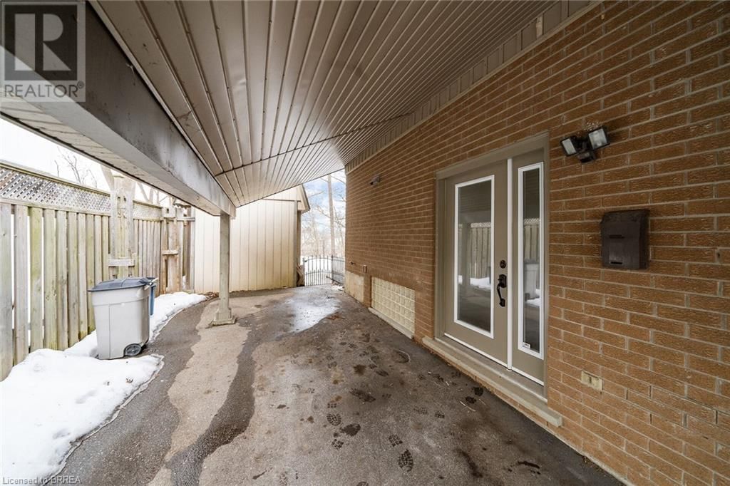 38 GRAND RIVER STREET SOUTH Image 36