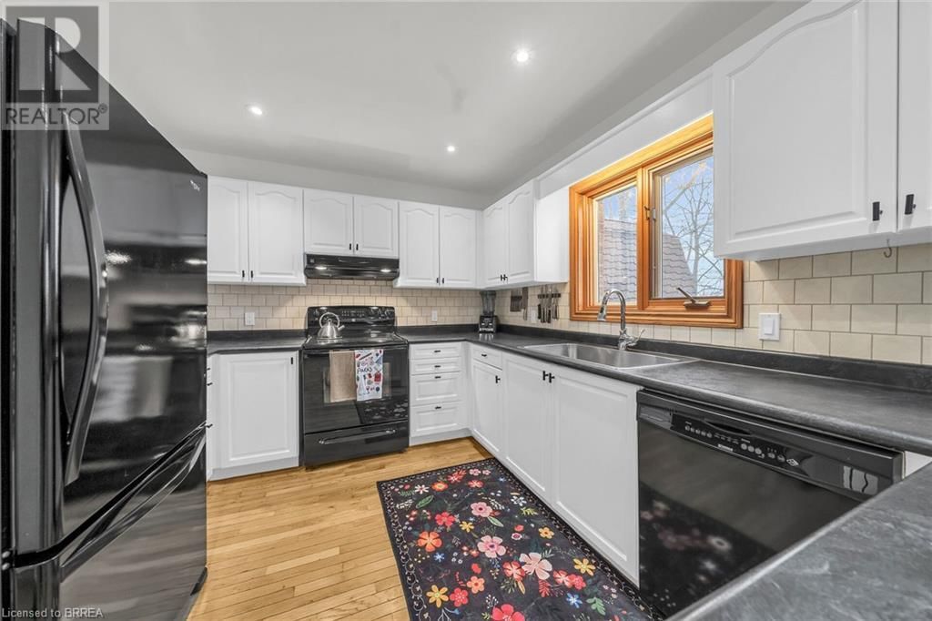 38 GRAND RIVER STREET SOUTH Image 6