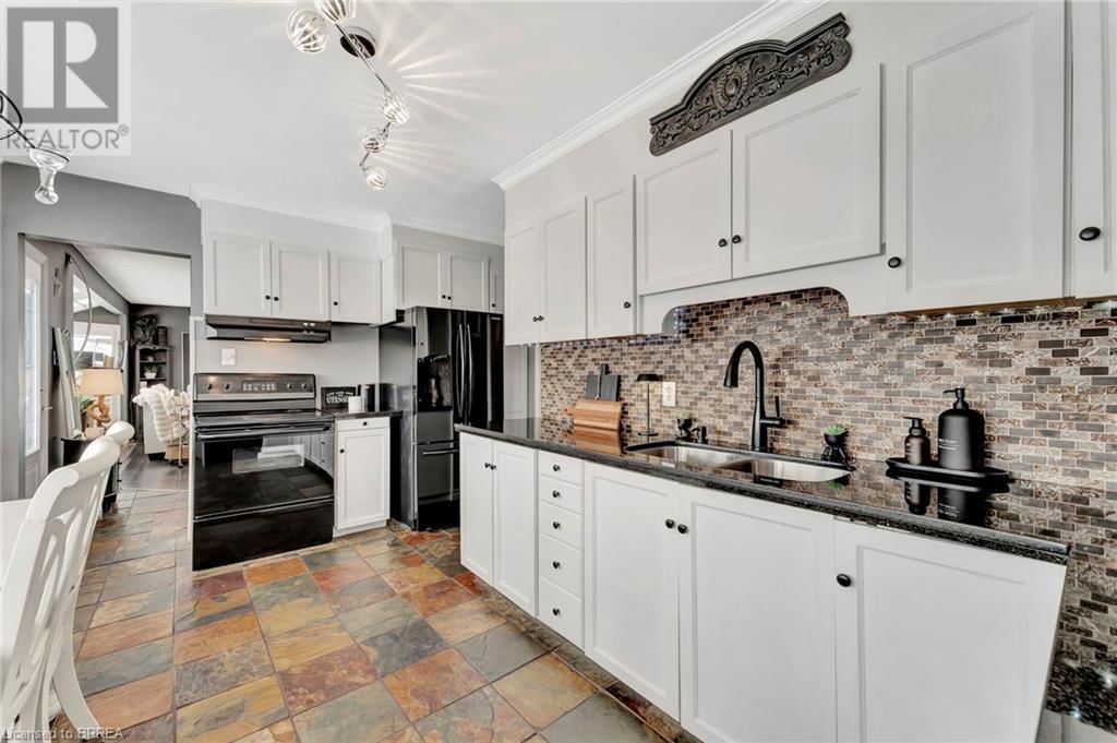 924 UNION STREET Image 10