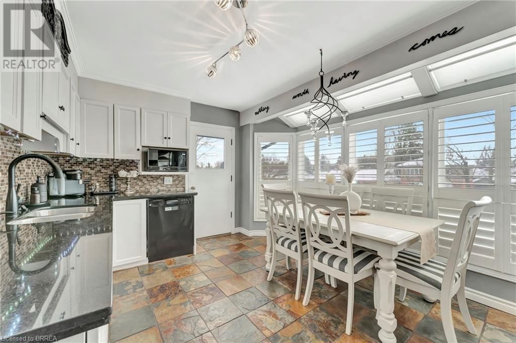924 UNION STREET Image 12
