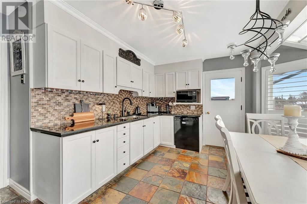 924 UNION STREET Image 9