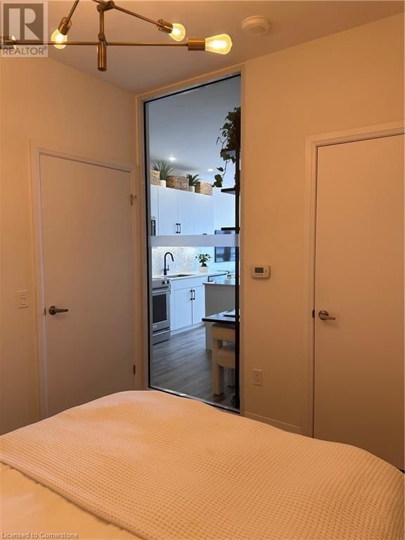 404 - 60 CHARLES STREET WEST Image 23