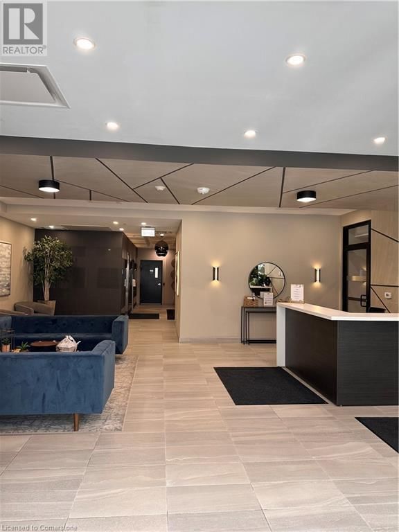 404 - 60 CHARLES STREET WEST Image 3