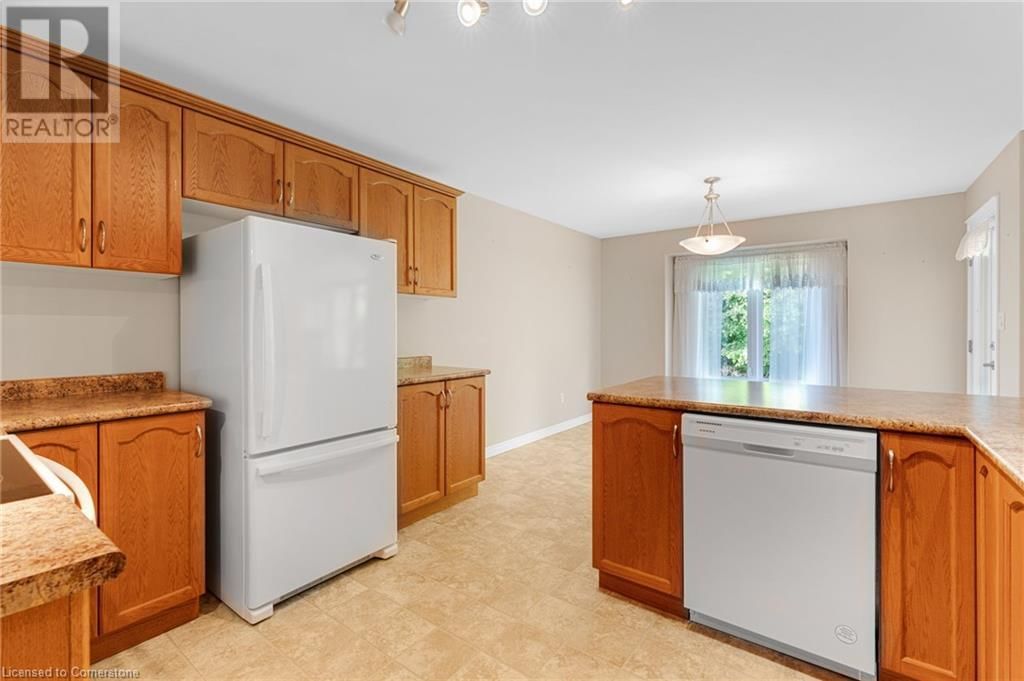 18 RIVERSIDE CIRCLE Image 14