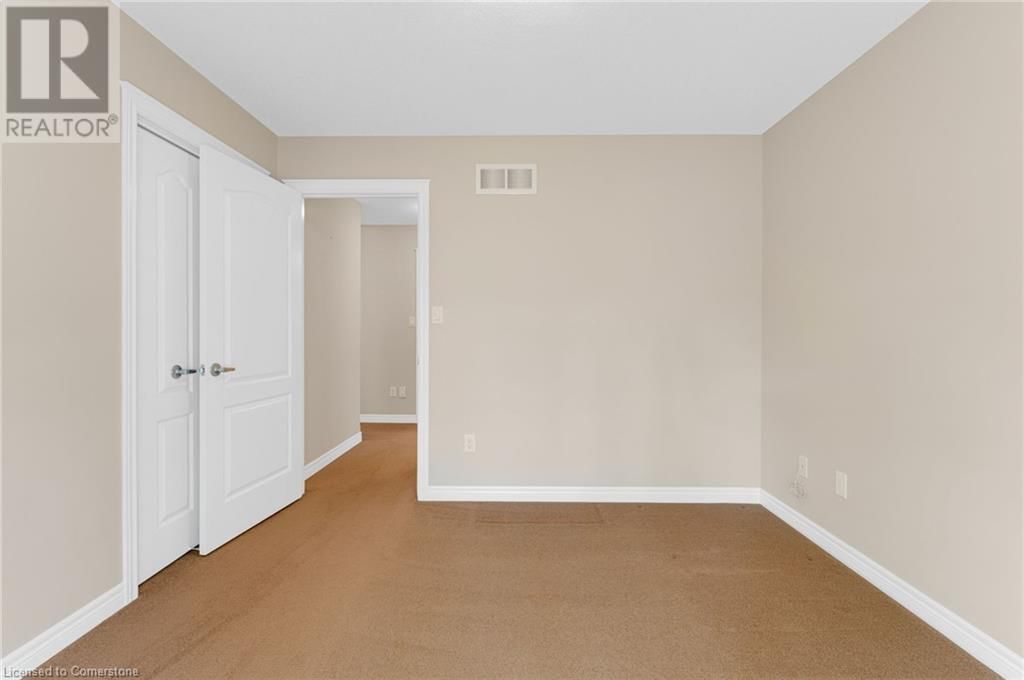 18 RIVERSIDE CIRCLE Image 26