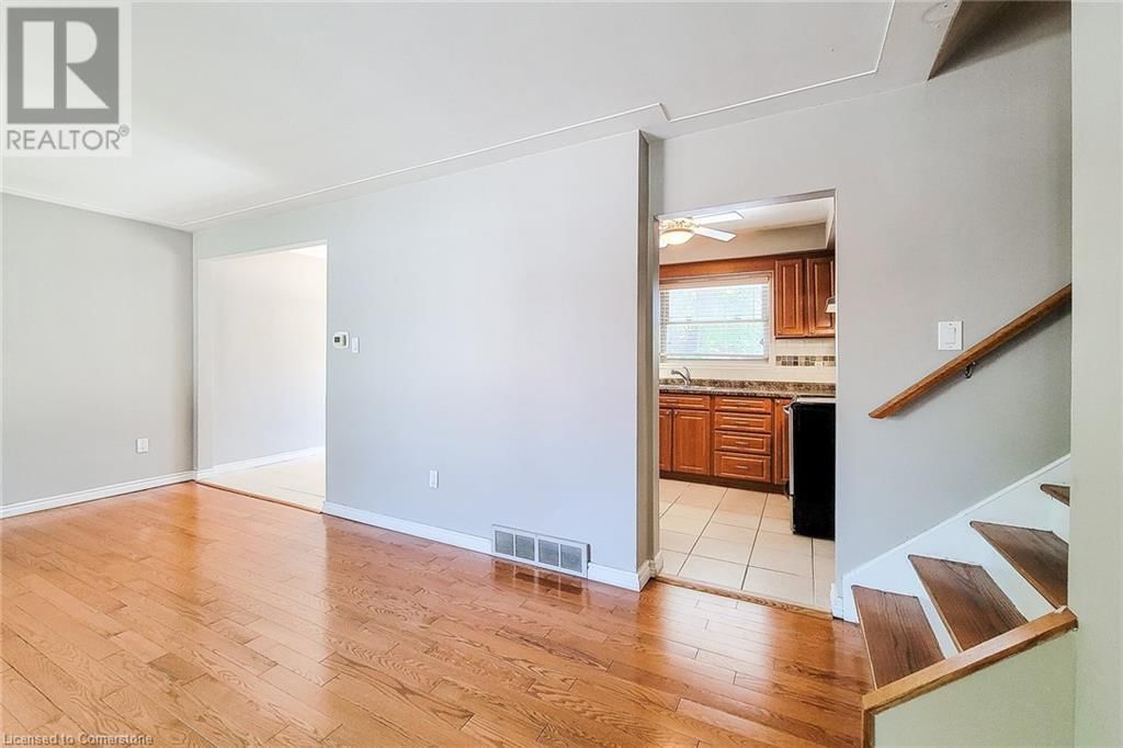 35 CLOKE COURT Image 12