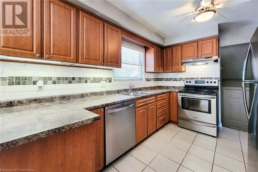 35 CLOKE COURT Image 17