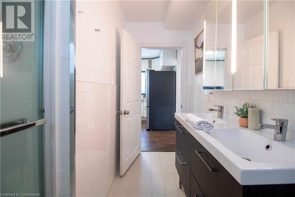 10 MANNING STREET Image 14