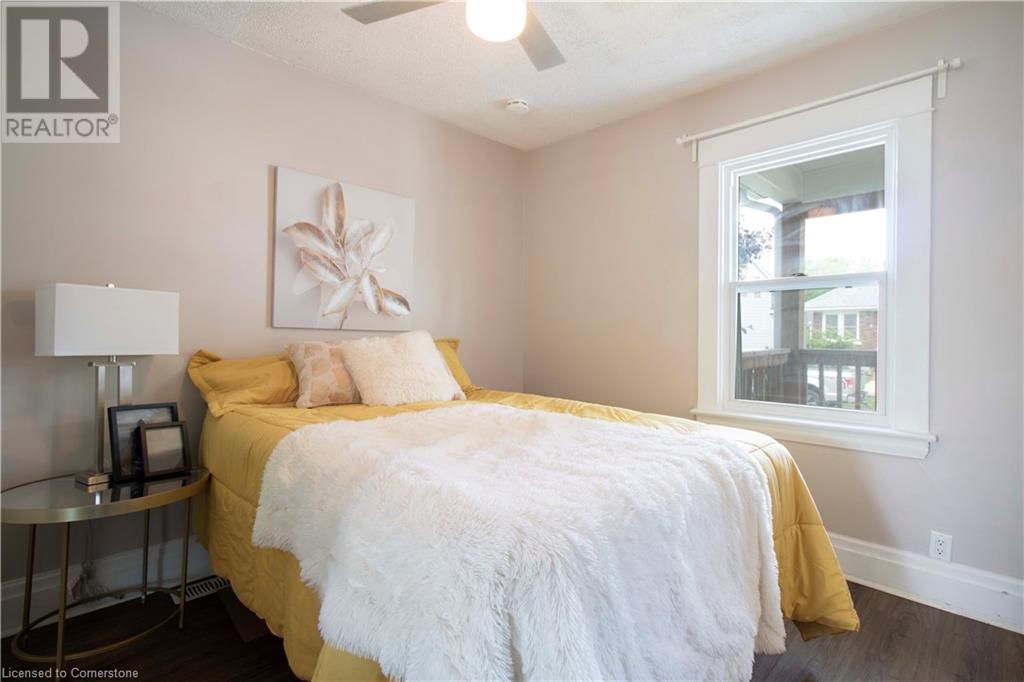 10 MANNING STREET Image 16