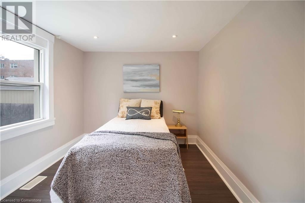 10 MANNING STREET Image 19