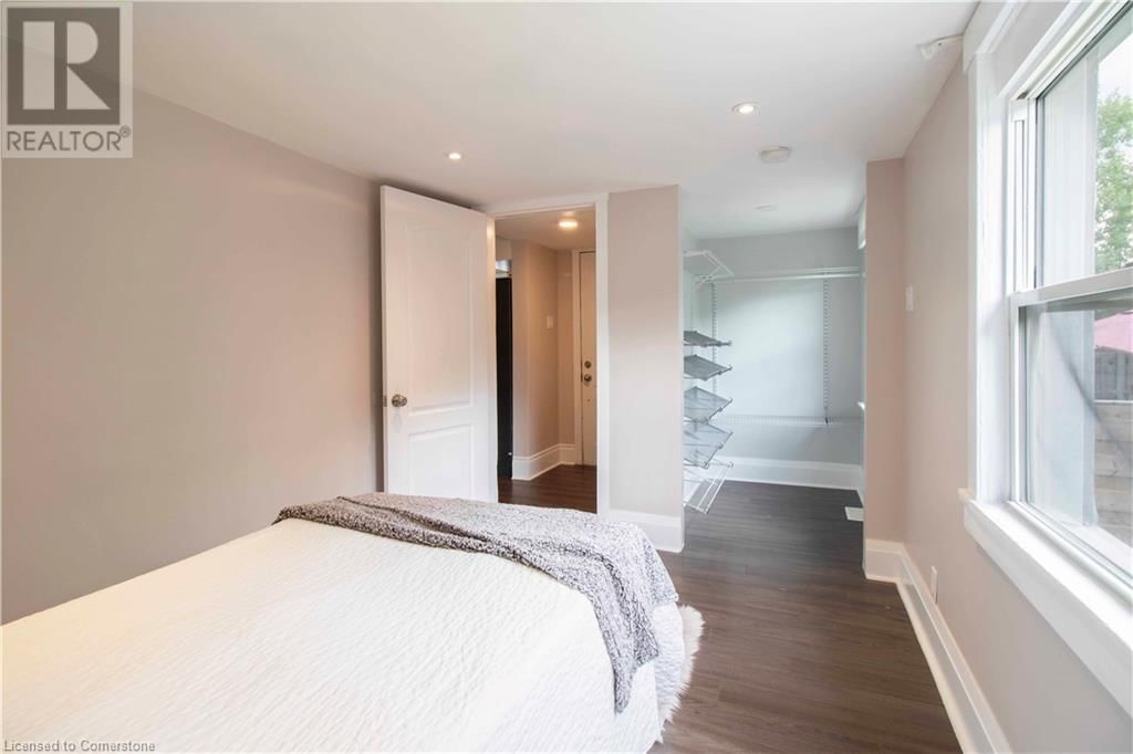 10 MANNING STREET Image 21
