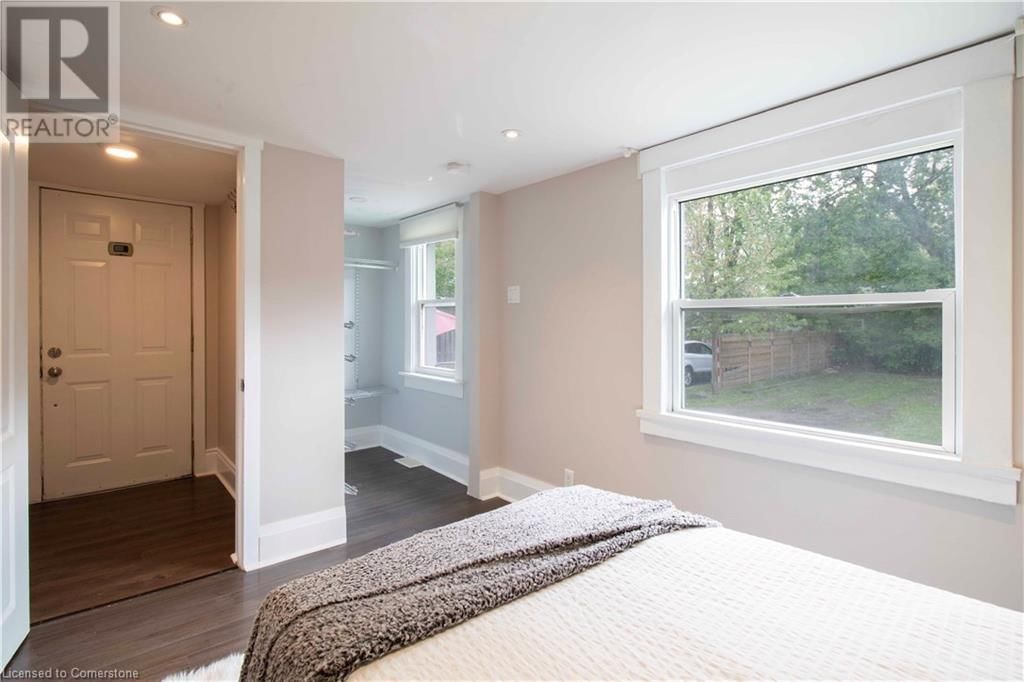10 MANNING STREET Image 23