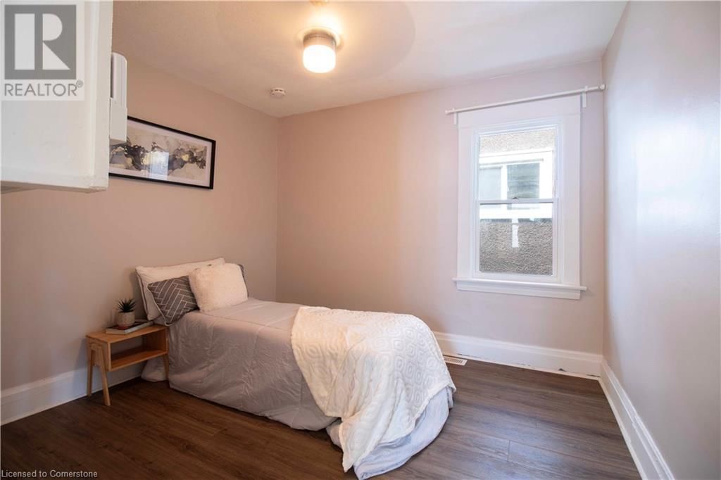 10 MANNING STREET Image 24