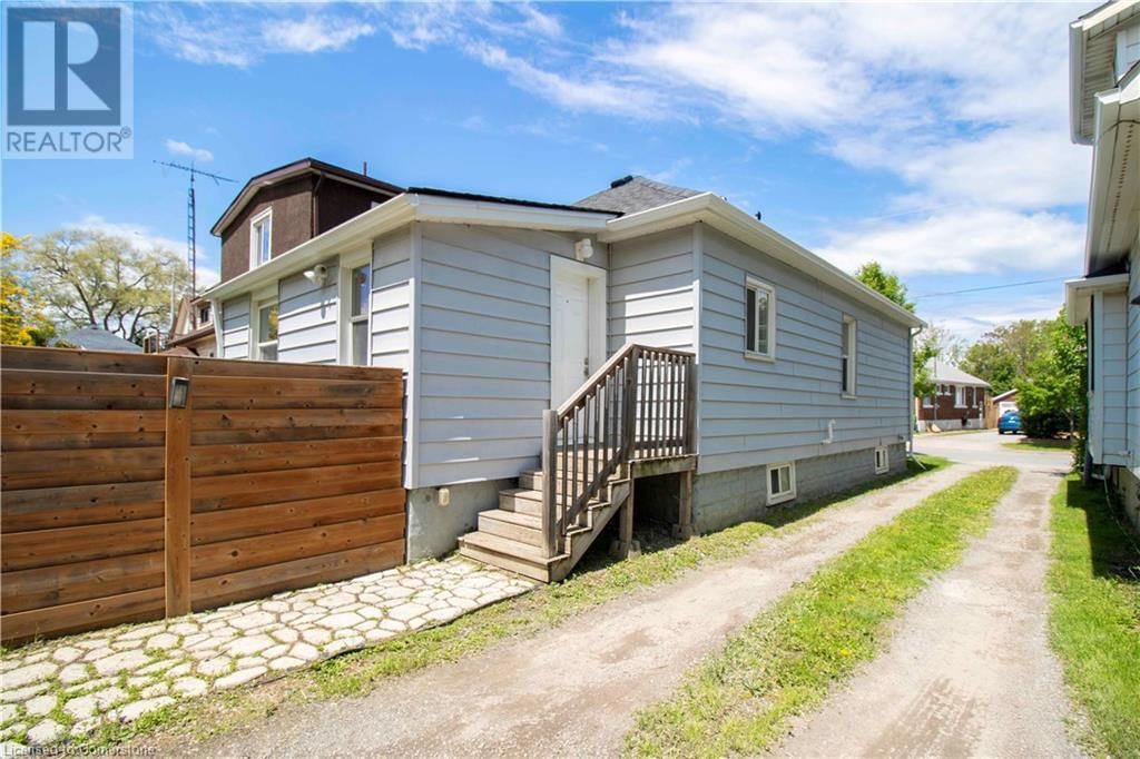 10 MANNING STREET Image 27