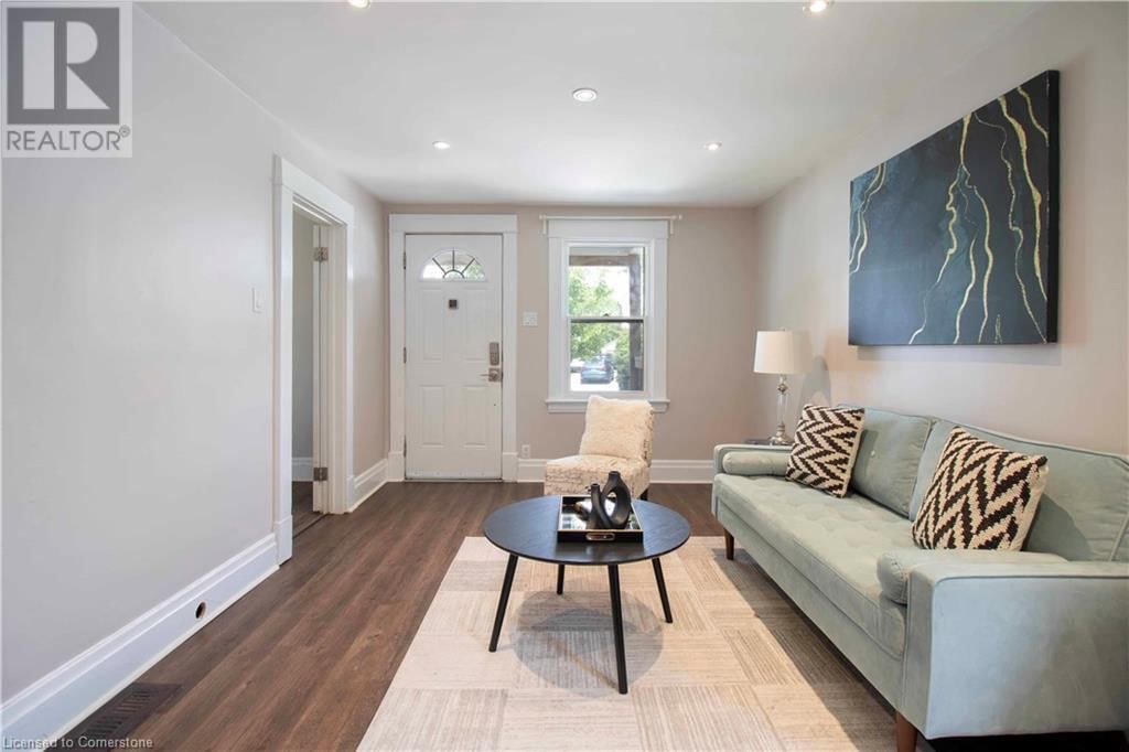 10 MANNING STREET Image 6