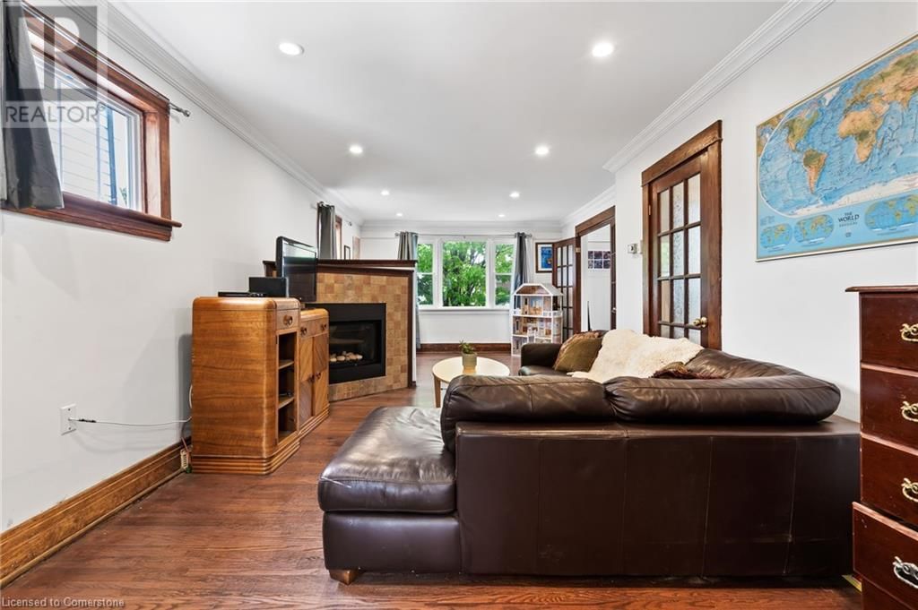 42 CHAPLIN AVENUE Image 10