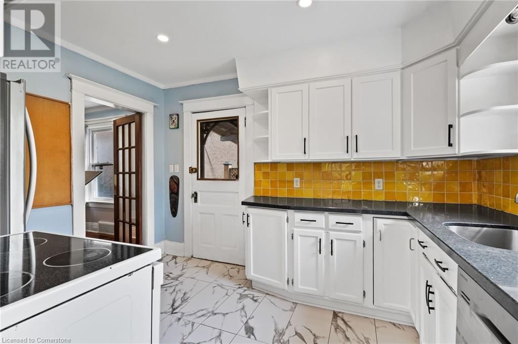 42 CHAPLIN AVENUE Image 14