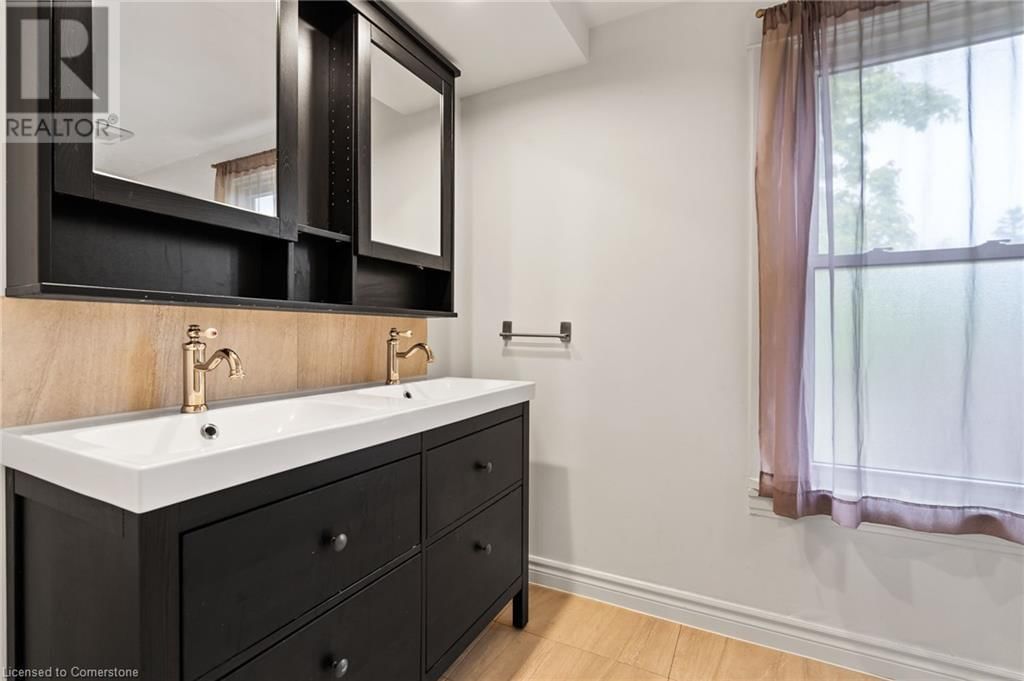 42 CHAPLIN AVENUE Image 25