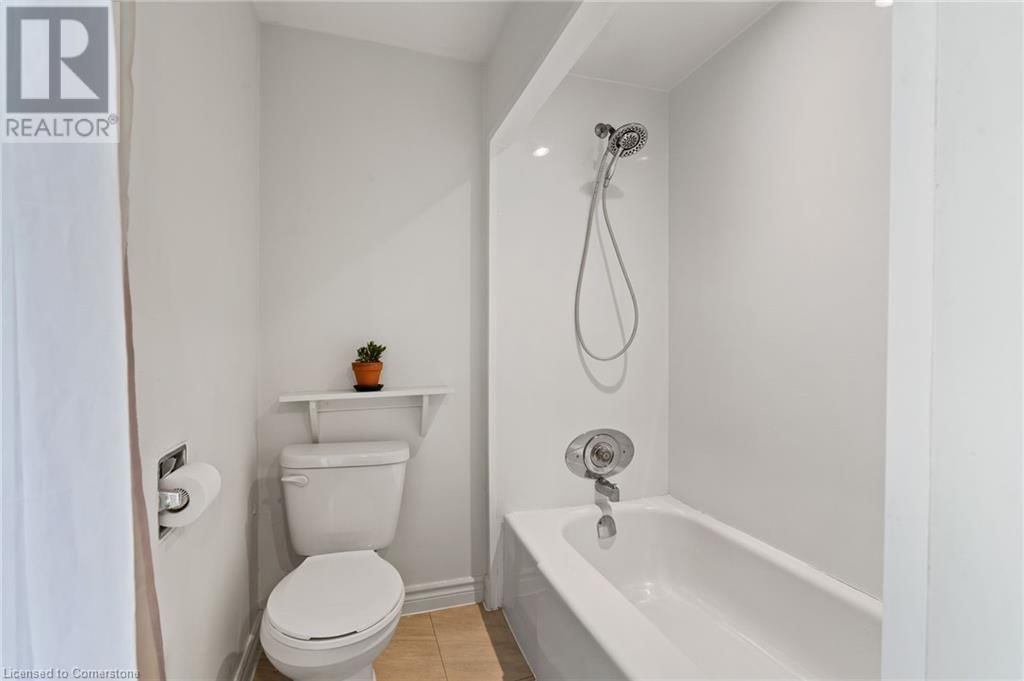 42 CHAPLIN AVENUE Image 26