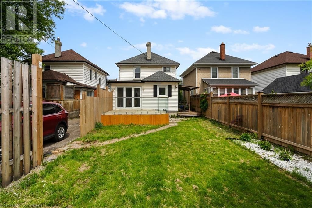 42 CHAPLIN AVENUE Image 33