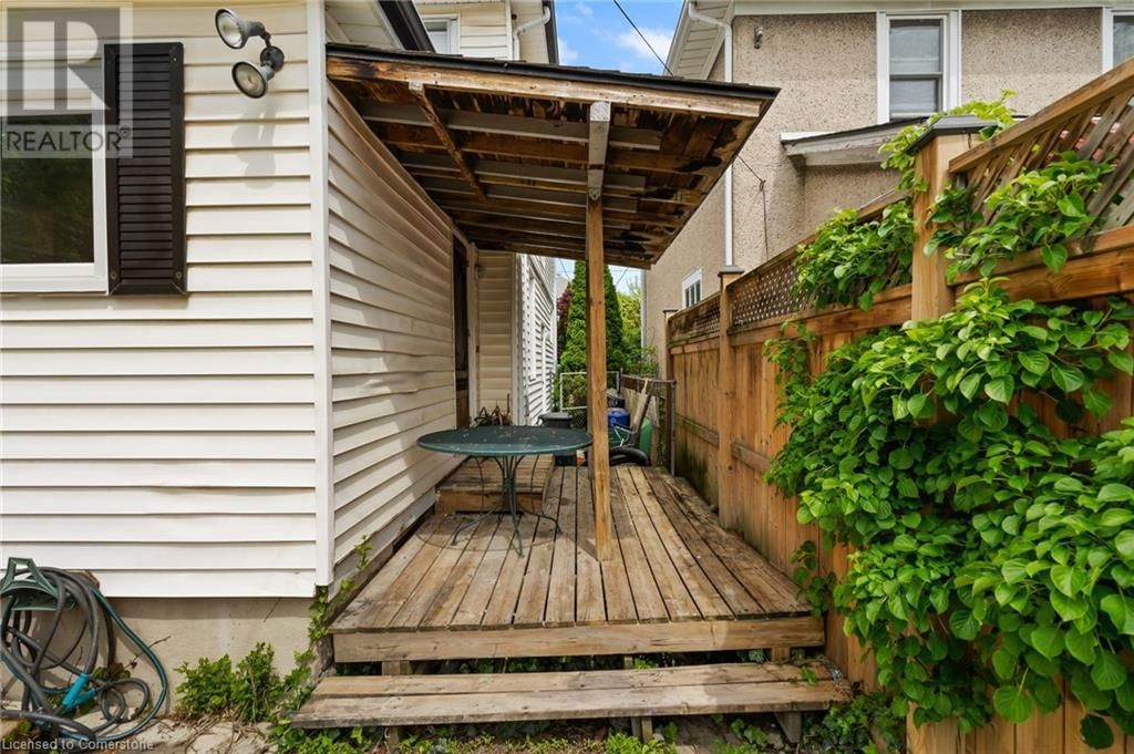 42 CHAPLIN AVENUE Image 34