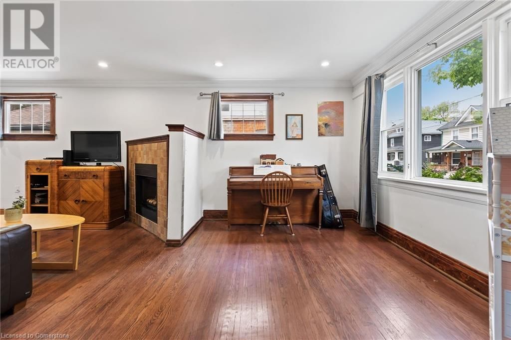 42 CHAPLIN AVENUE Image 7