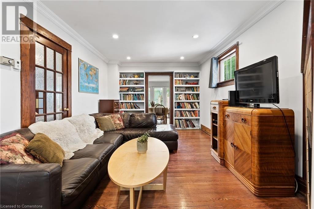 42 CHAPLIN AVENUE Image 8