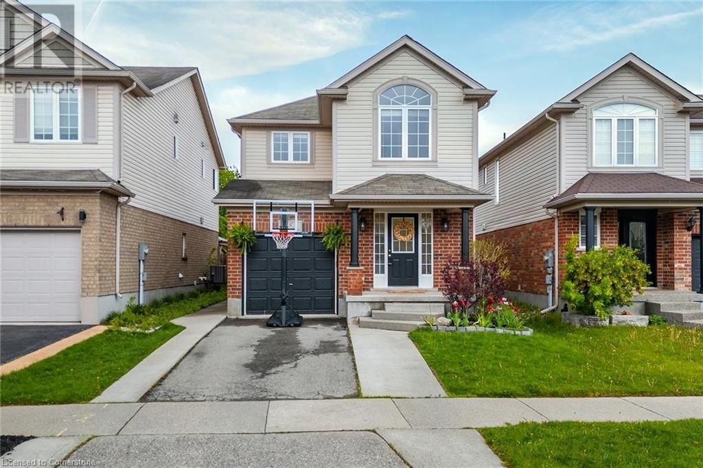 453 BEAUMONT CRESCENT Image 1