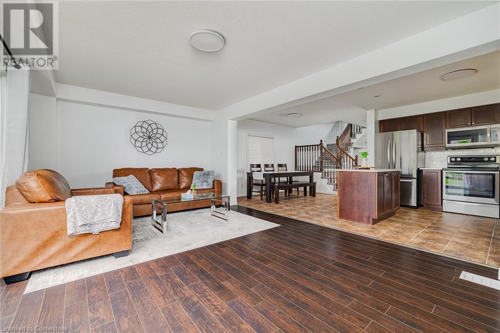 453 BEAUMONT CRESCENT Image 10