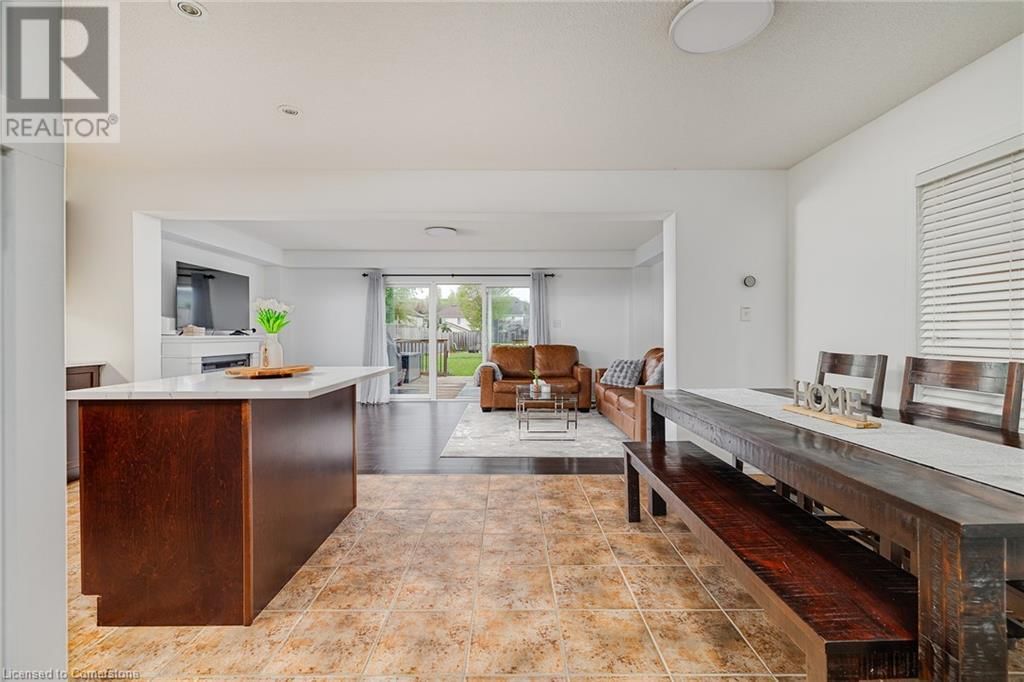 453 BEAUMONT CRESCENT Image 11