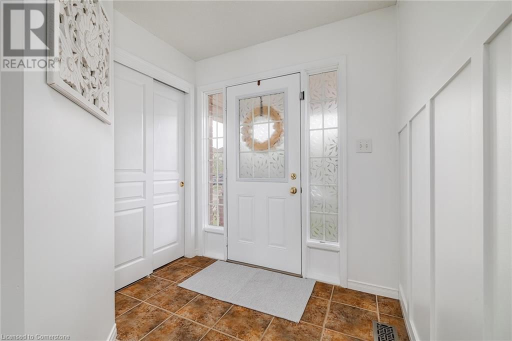 453 BEAUMONT CRESCENT Image 2