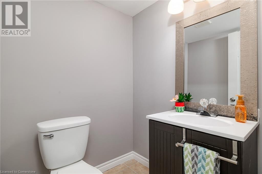 453 BEAUMONT CRESCENT Image 23