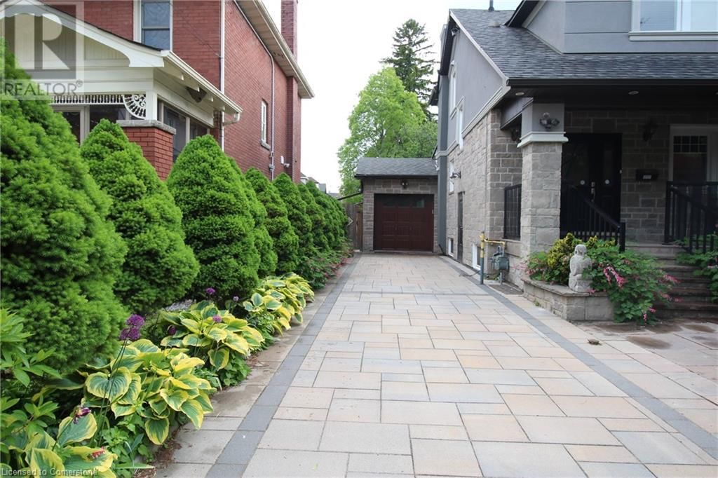 71 PAISLEY AVENUE NORTH Image 26