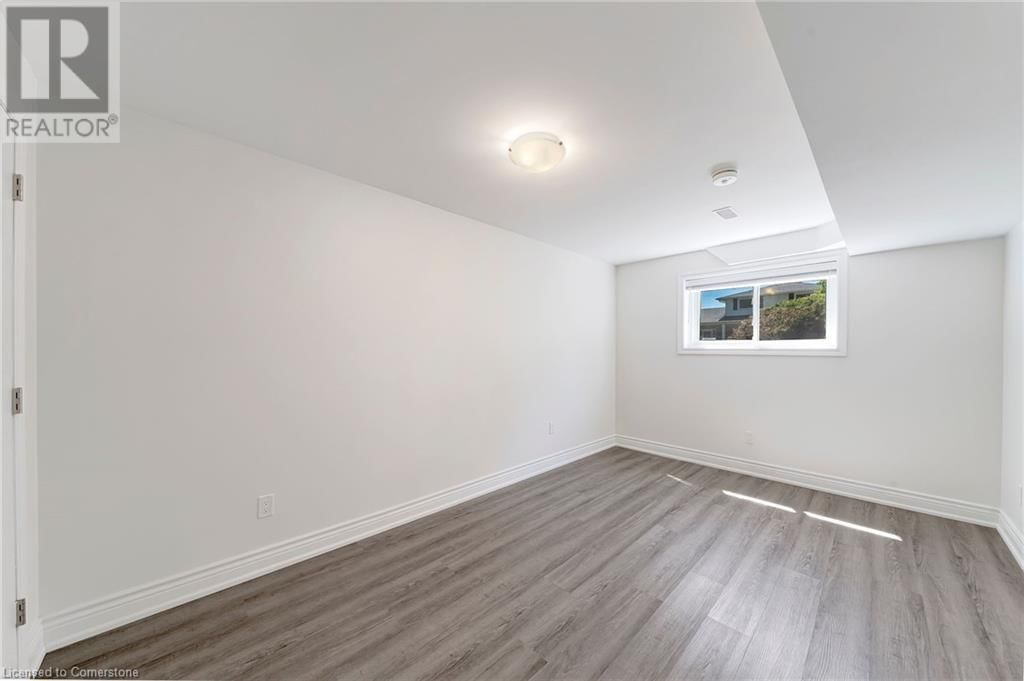 13 MEADOWBROOK CRESCENT Image 16