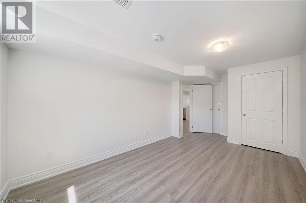 13 MEADOWBROOK CRESCENT Image 17
